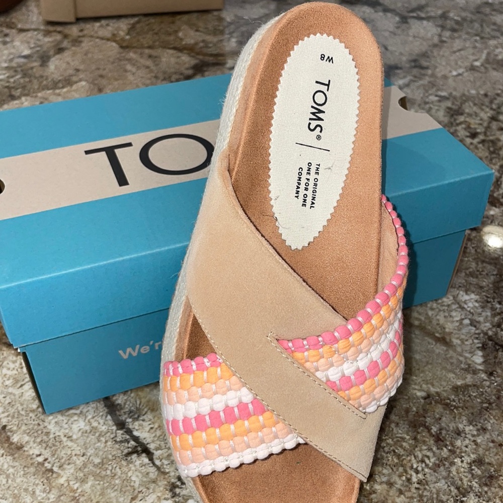Women’s Toms